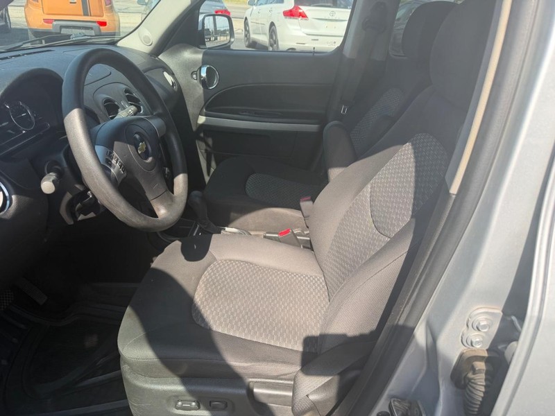 Chevrolet HHR Vehicle Full-screen Gallery Image 03
