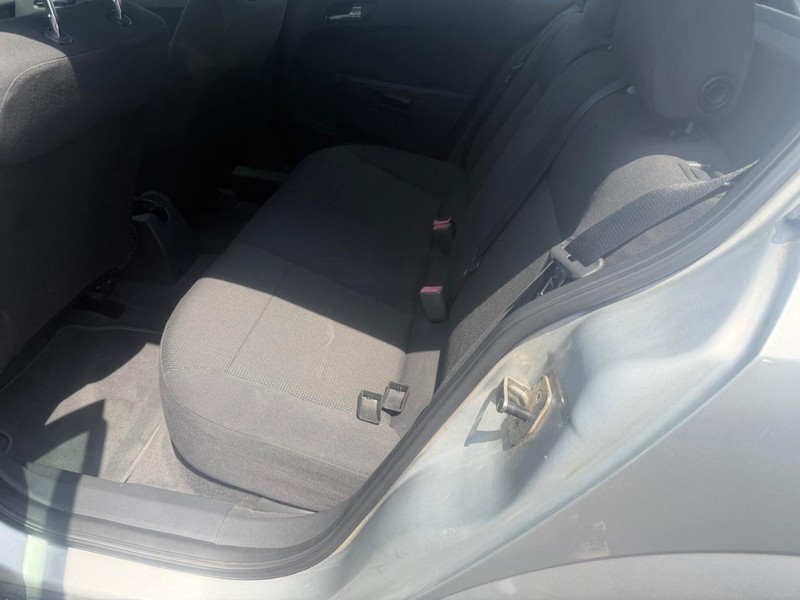 Saturn Astra Vehicle Full-screen Gallery Image 04