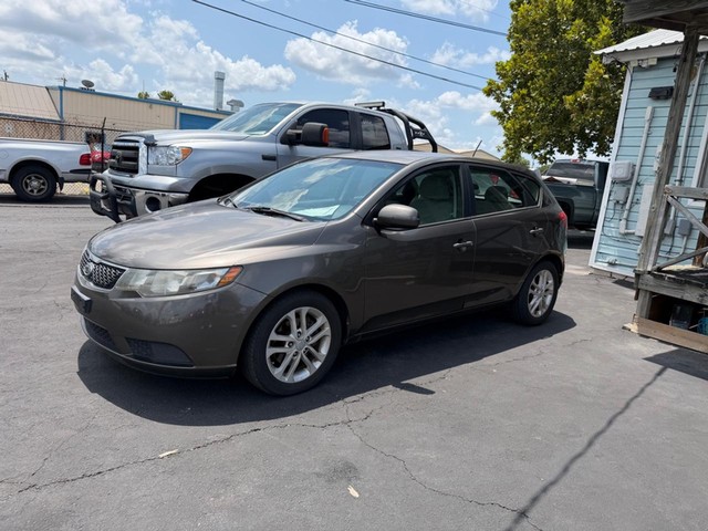 more details - kia forte 5-door