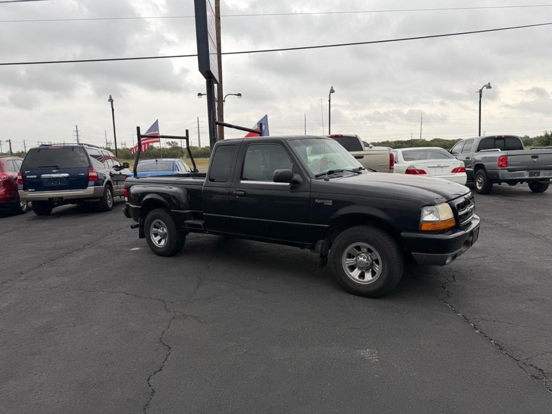 Ford Ranger Vehicle Full-screen Gallery Image 02