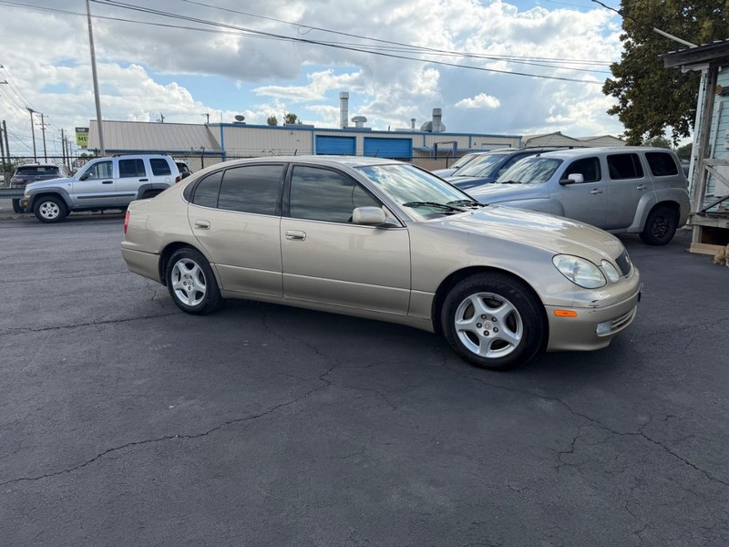 Lexus GS 300 Luxury Perform Sedan Vehicle Full-screen Gallery Image 02