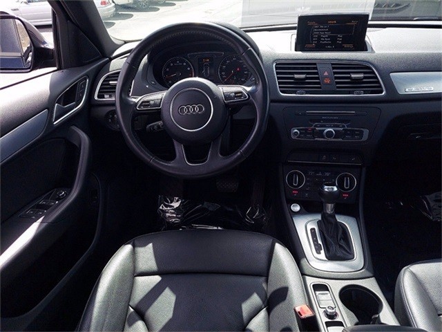 Audi Q3 Vehicle Image 11