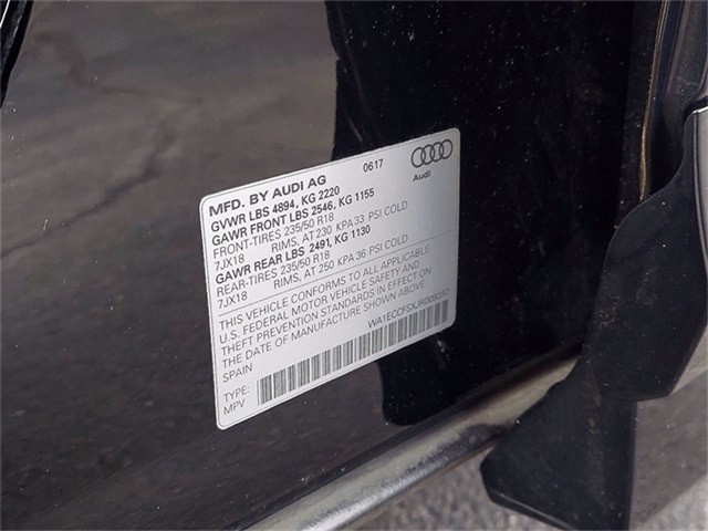 Audi Q3 Vehicle Image 24