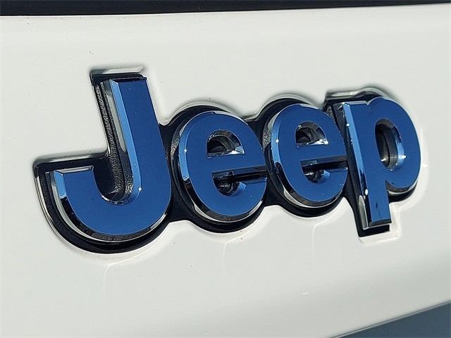 Jeep Compass Vehicle Image 24