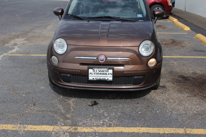FIAT 500 Vehicle Full-screen Gallery Image 01