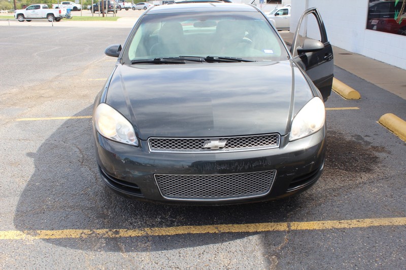 Chevrolet Impala Vehicle Full-screen Gallery Image 02