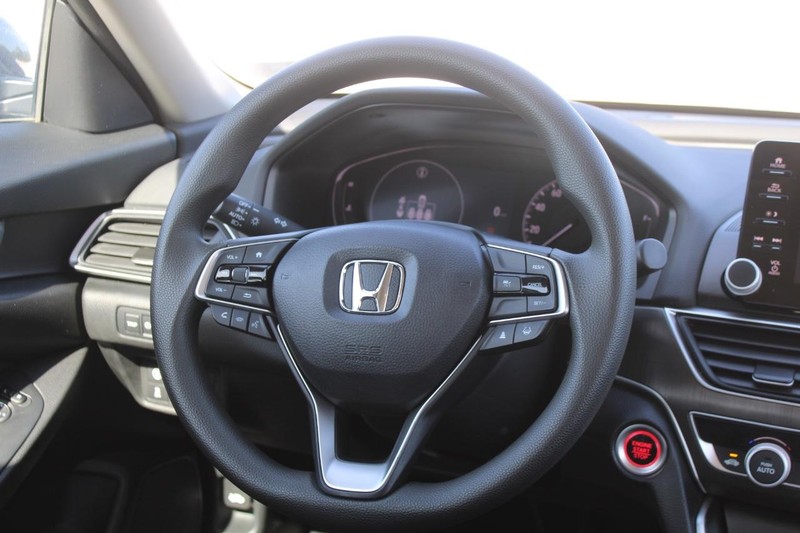 Honda Accord Sedan Vehicle Full-screen Gallery Image 11