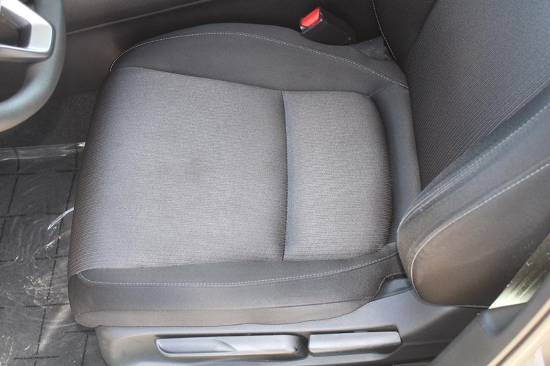 Honda Accord Sedan Vehicle Full-screen Gallery Image 15