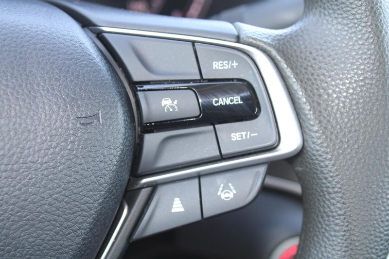 Honda Accord Sedan Vehicle Full-screen Gallery Image 17