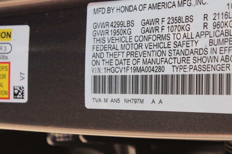 Honda Accord Sedan Vehicle Full-screen Gallery Image 21