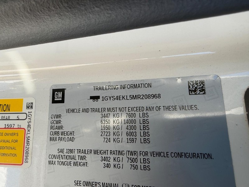 Cadillac Escalade Vehicle Full-screen Gallery Image 23