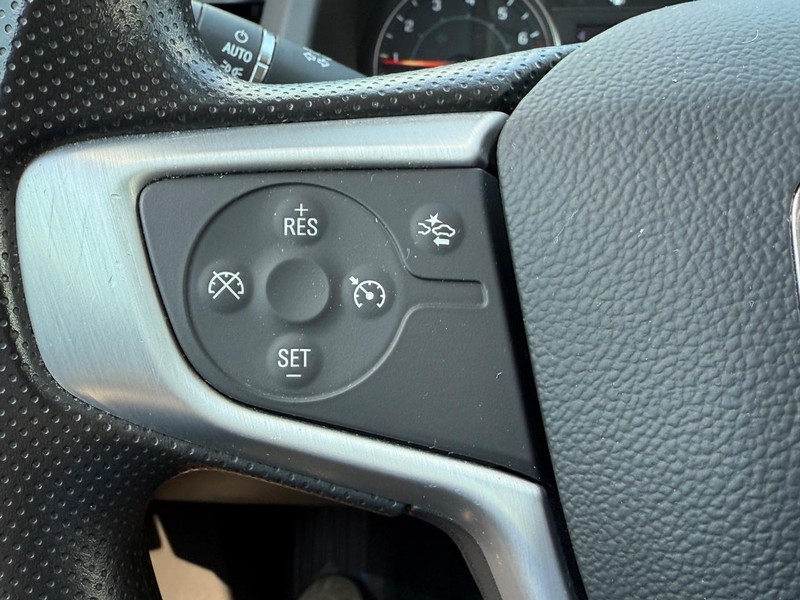 GMC Acadia Vehicle Full-screen Gallery Image 17