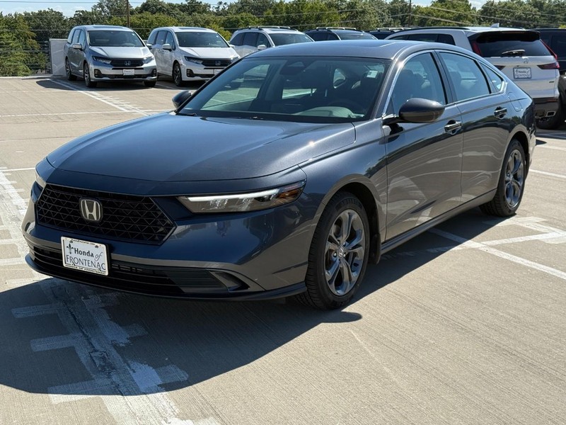 Honda Accord Sedan Vehicle Full-screen Gallery Image 08