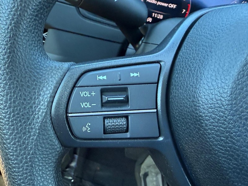 Honda Accord Sedan Vehicle Full-screen Gallery Image 16