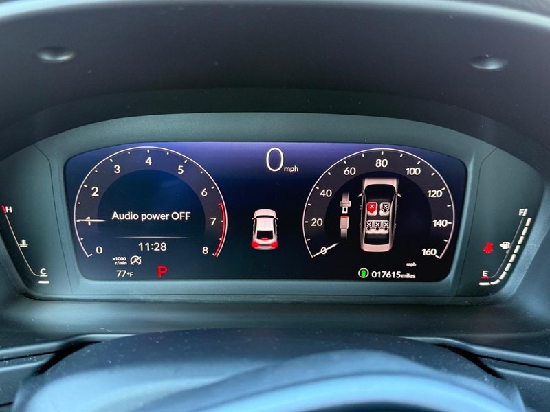 Honda Accord Sedan Vehicle Full-screen Gallery Image 18