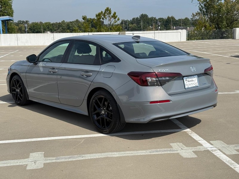 Honda Civic Sedan Hybrid Vehicle Full-screen Gallery Image 07