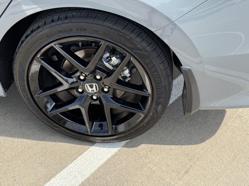 Honda Civic Sedan Hybrid Vehicle Full-screen Gallery Image 08