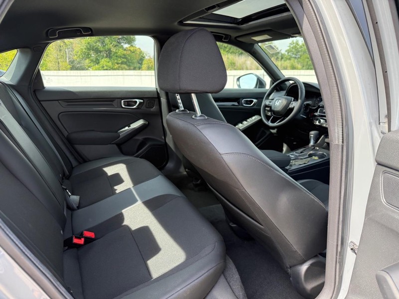 Honda Civic Sedan Hybrid Vehicle Full-screen Gallery Image 11