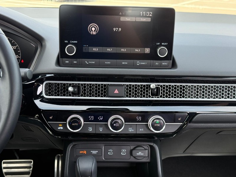 Honda Civic Sedan Hybrid Vehicle Full-screen Gallery Image 14