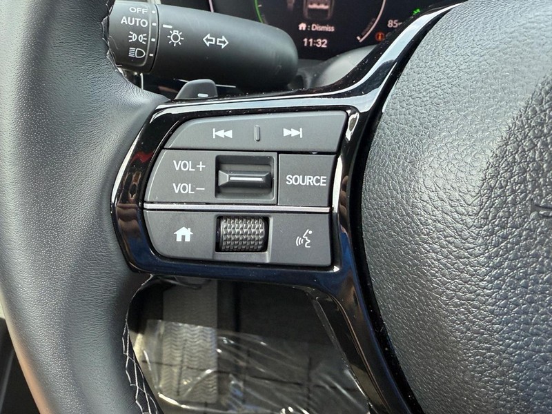 Honda Civic Sedan Hybrid Vehicle Full-screen Gallery Image 17