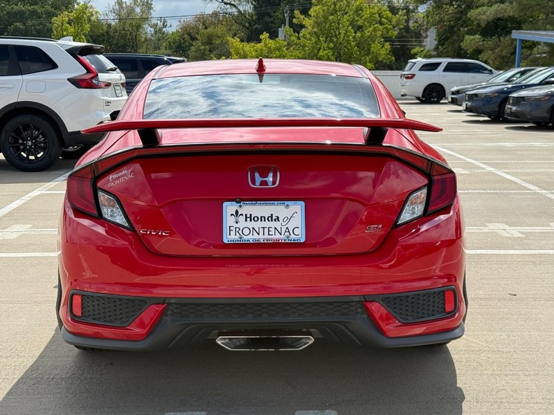 Honda Civic Si Coupe Vehicle Full-screen Gallery Image 05