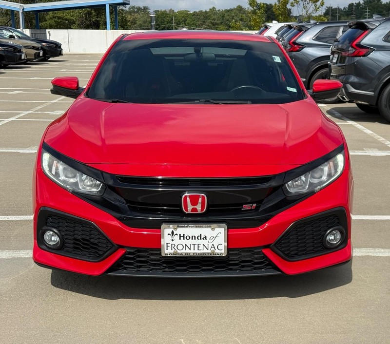 Honda Civic Si Coupe Vehicle Full-screen Gallery Image 10