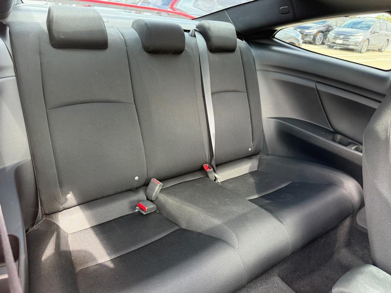 Honda Civic Si Coupe Vehicle Full-screen Gallery Image 11