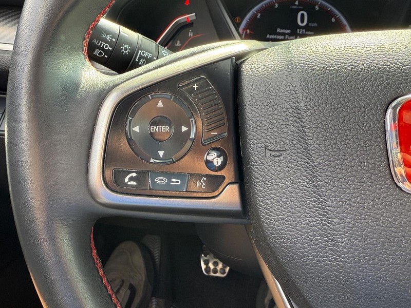 Honda Civic Si Coupe Vehicle Full-screen Gallery Image 17