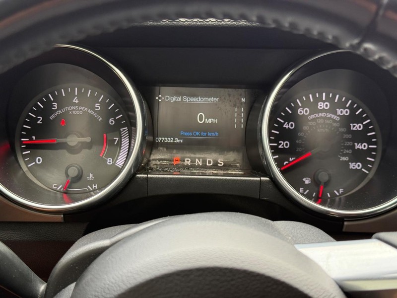 Ford Mustang Vehicle Full-screen Gallery Image 18