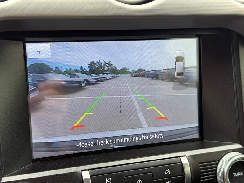 Ford Mustang Vehicle Full-screen Gallery Image 20