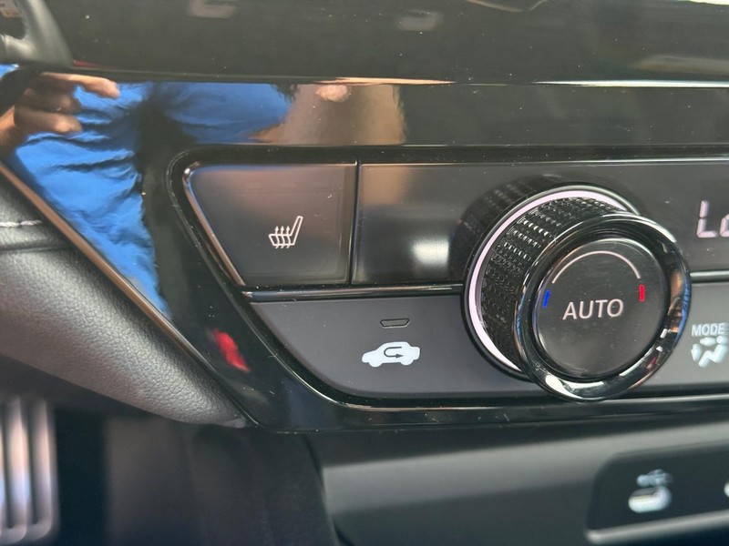 Honda Accord Hybrid Vehicle Full-screen Gallery Image 16