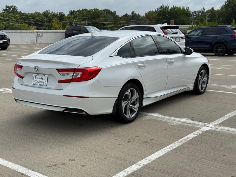 Honda Accord Sedan Vehicle Full-screen Gallery Image 03