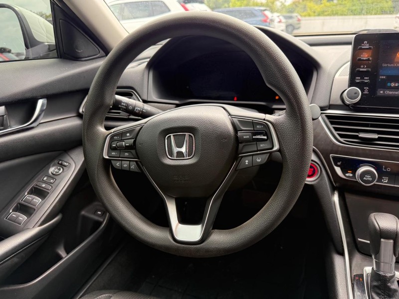 Honda Accord Sedan Vehicle Full-screen Gallery Image 12