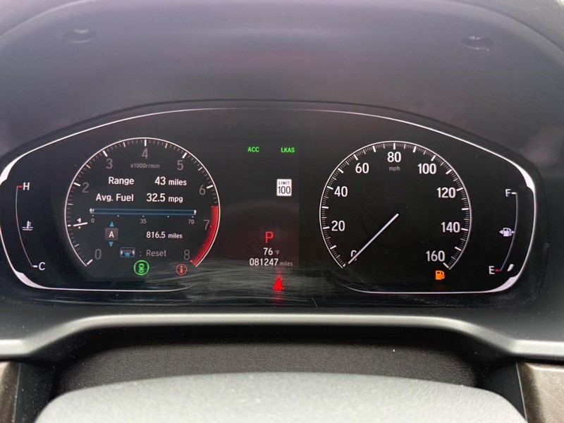 Honda Accord Sedan Vehicle Full-screen Gallery Image 18