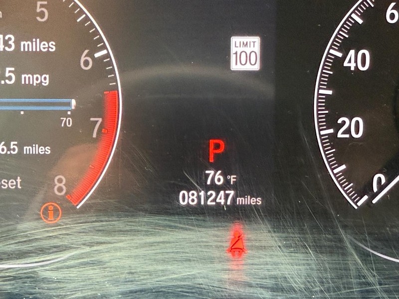 Honda Accord Sedan Vehicle Full-screen Gallery Image 19