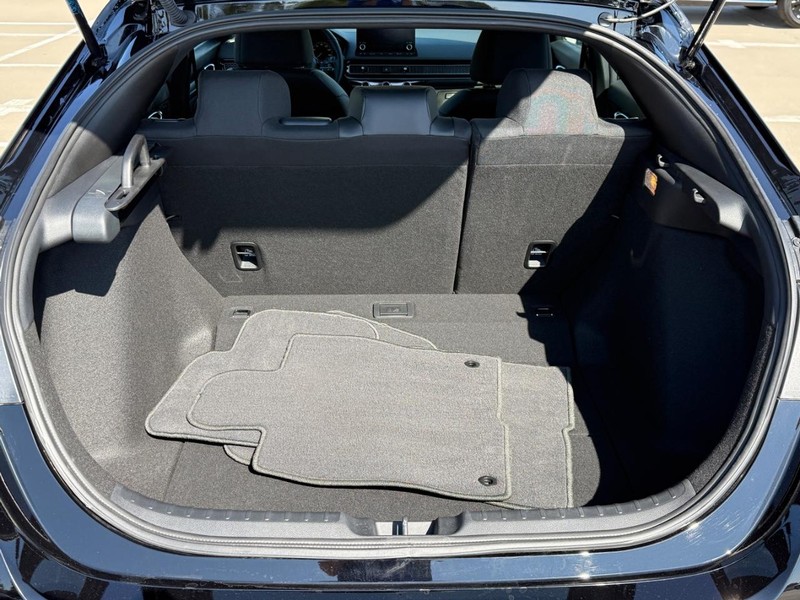 Honda Civic Hatchback Vehicle Full-screen Gallery Image 04