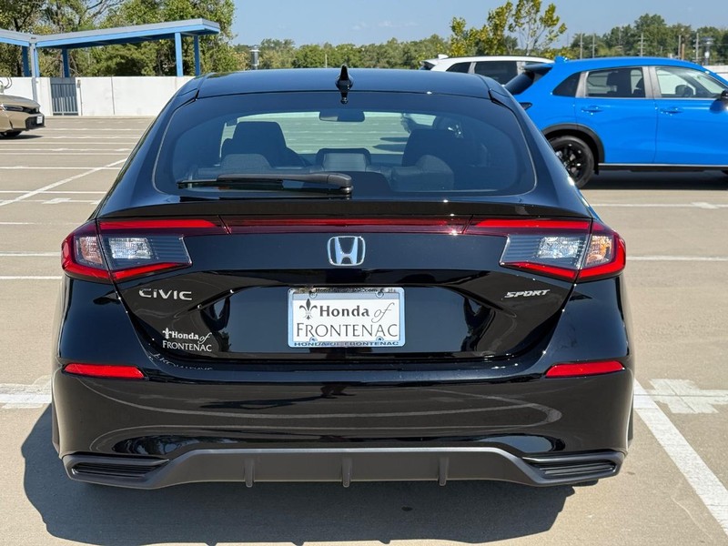 Honda Civic Hatchback Vehicle Full-screen Gallery Image 05