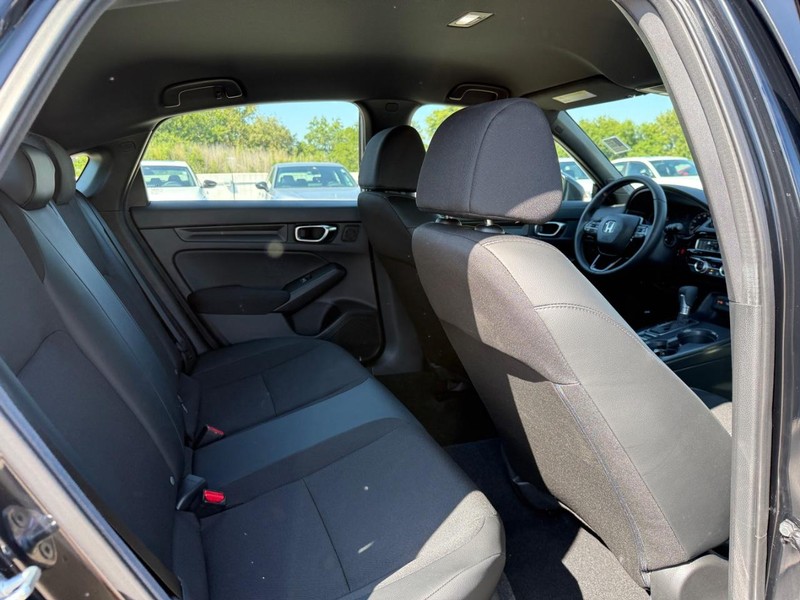 Honda Civic Hatchback Vehicle Full-screen Gallery Image 11