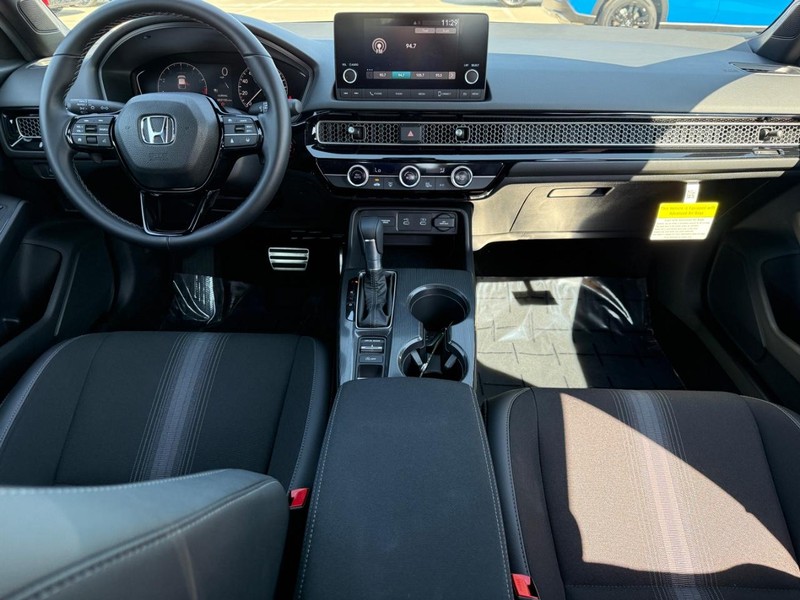 Honda Civic Hatchback Vehicle Full-screen Gallery Image 12