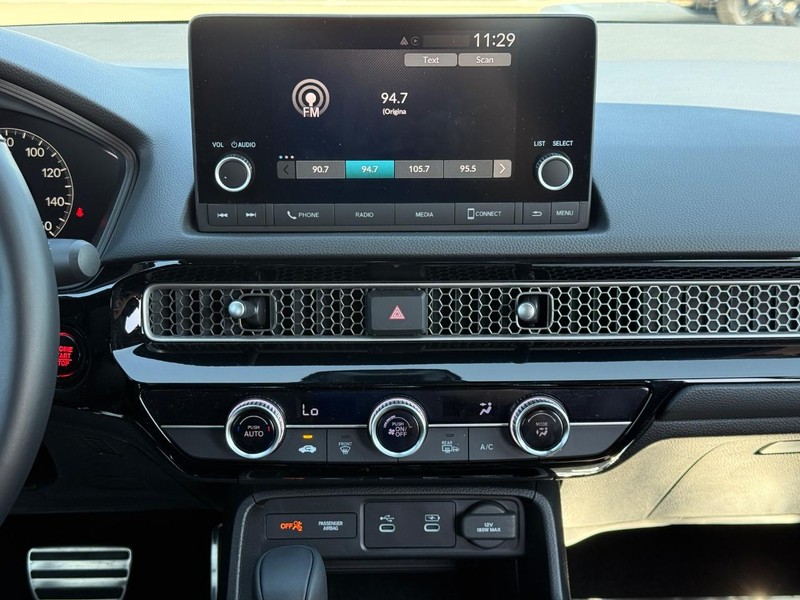 Honda Civic Hatchback Vehicle Full-screen Gallery Image 14