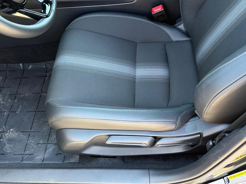 Honda Civic Hatchback Vehicle Full-screen Gallery Image 16