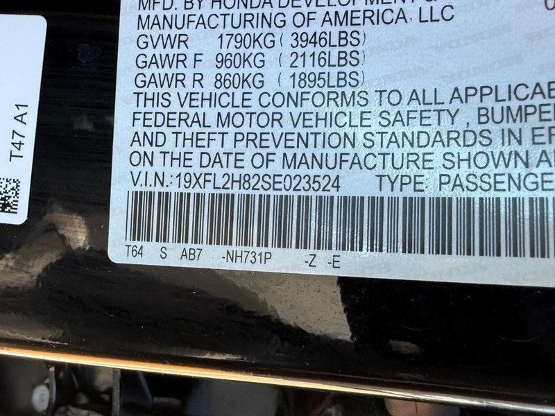 Honda Civic Hatchback Vehicle Full-screen Gallery Image 22