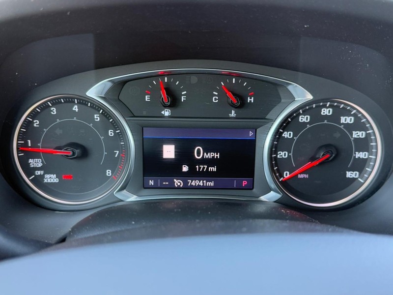 GMC Acadia Vehicle Full-screen Gallery Image 18