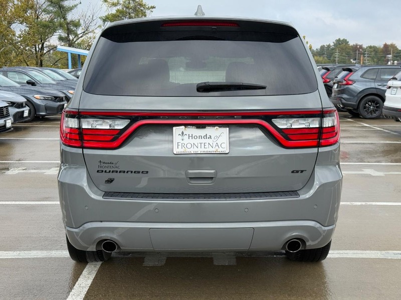Dodge Durango Vehicle Full-screen Gallery Image 05