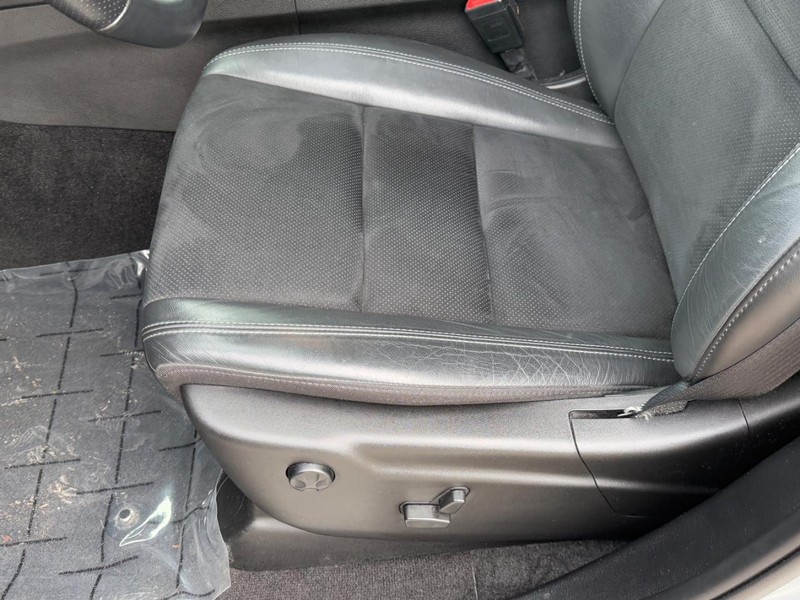 Dodge Durango Vehicle Full-screen Gallery Image 16