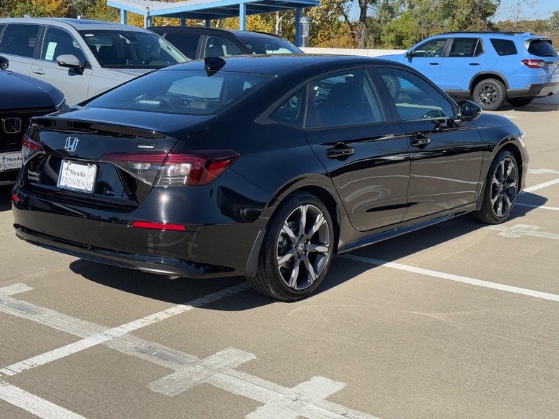 Honda Civic Sedan Hybrid Vehicle Full-screen Gallery Image 03