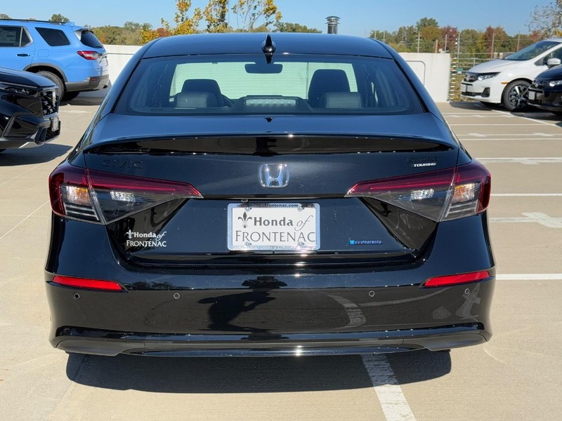Honda Civic Sedan Hybrid Vehicle Full-screen Gallery Image 05