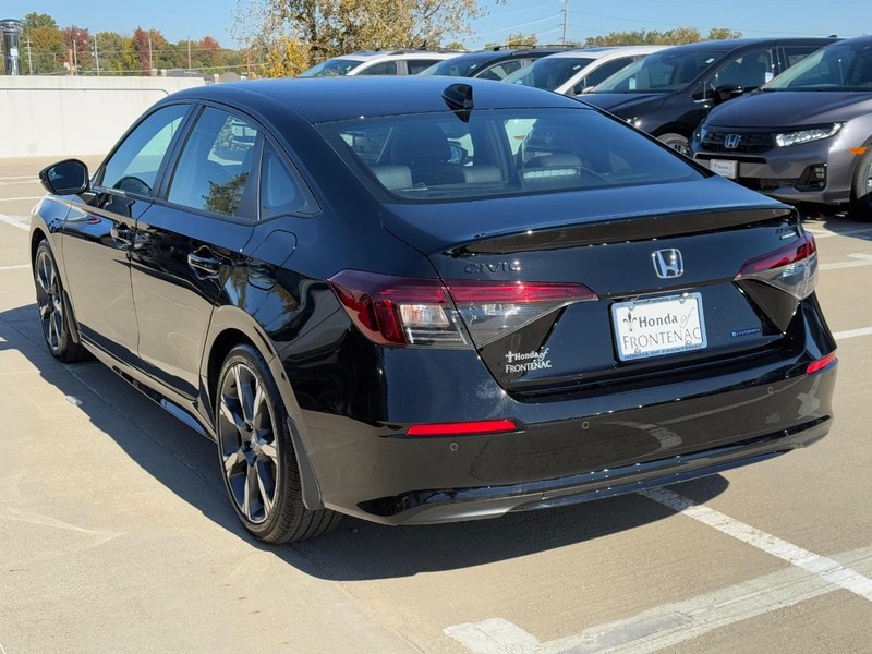 Honda Civic Sedan Hybrid Vehicle Full-screen Gallery Image 06