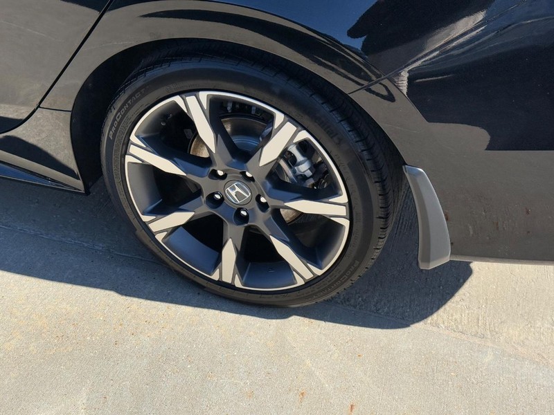 Honda Civic Sedan Hybrid Vehicle Full-screen Gallery Image 07