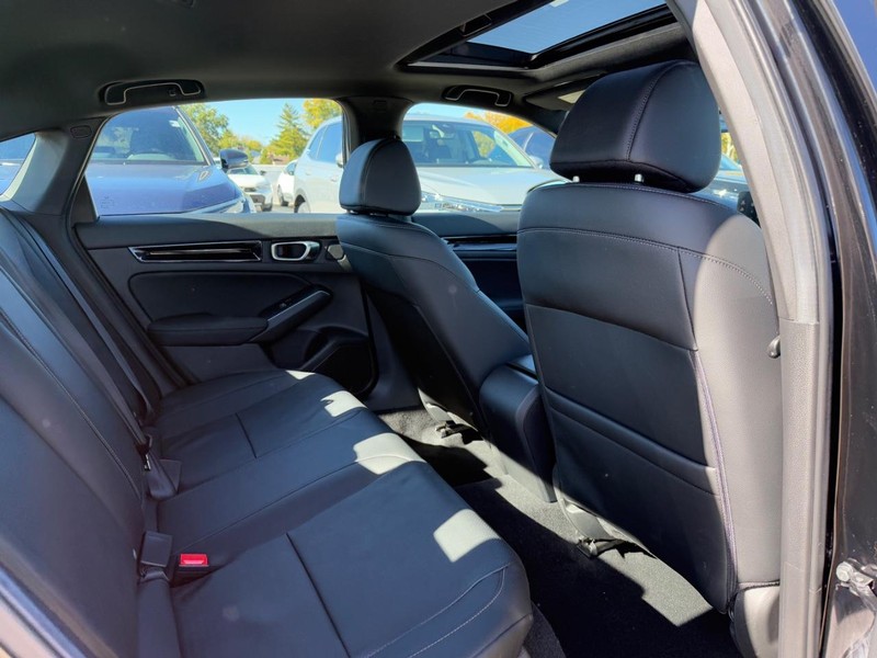 Honda Civic Sedan Hybrid Vehicle Full-screen Gallery Image 10